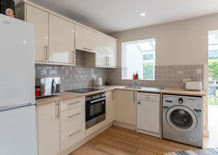 Tully\'S Home, Tulfarris Village, Wicklow